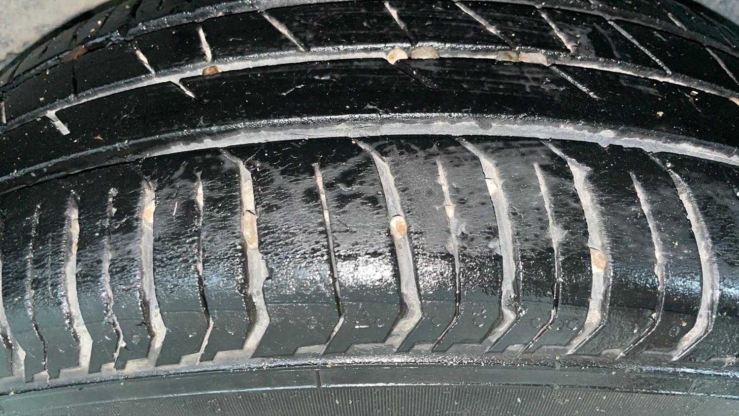 Used 2023 Tata Punch Adventure Rhythm Pack MT Petrol Manual tyres LEFT REAR TYRE TREAD VIEW