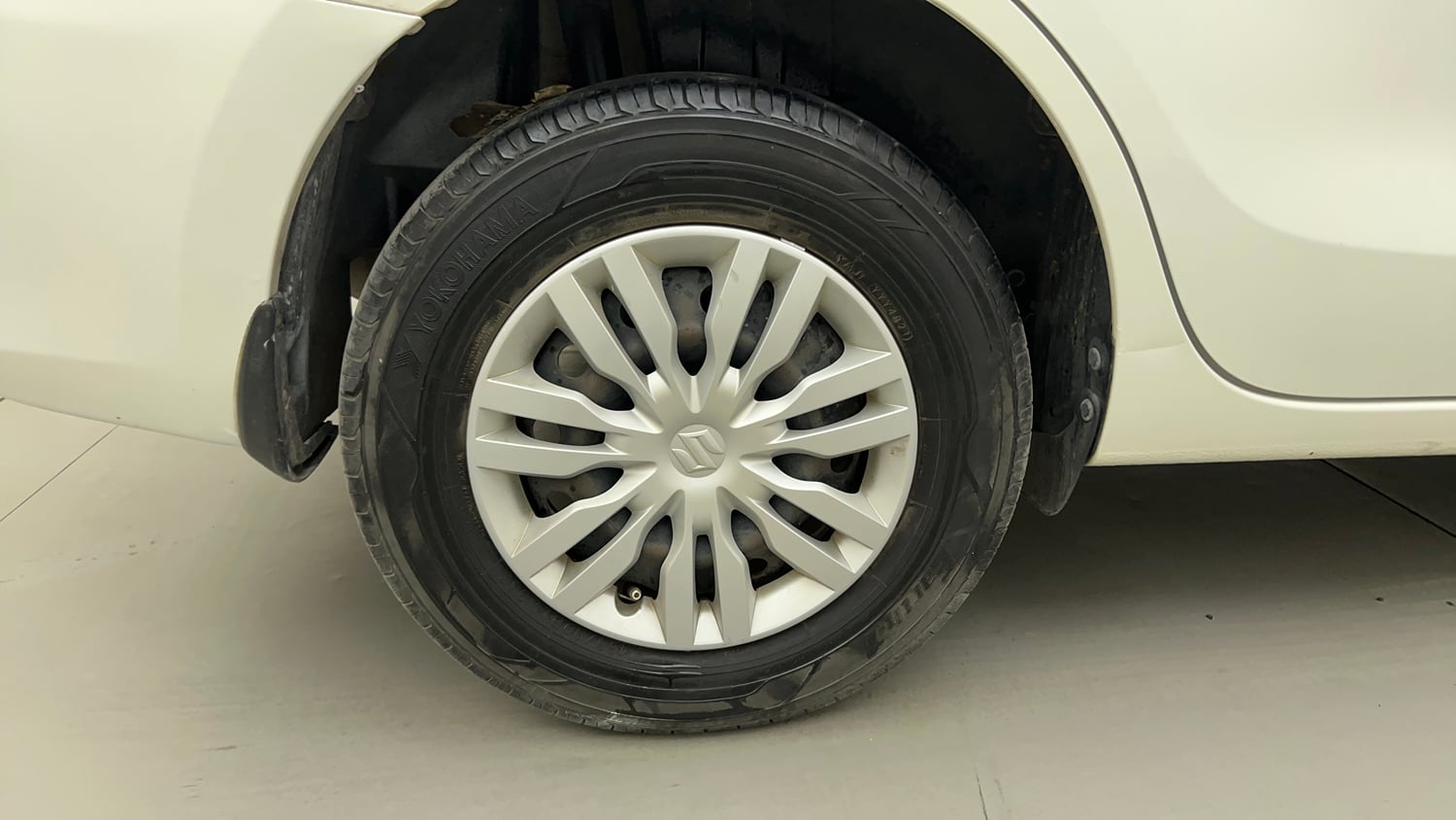 Used 2018 Maruti Suzuki Dzire VXi Petrol Manual tyres RIGHT REAR TYRE RIM VIEW