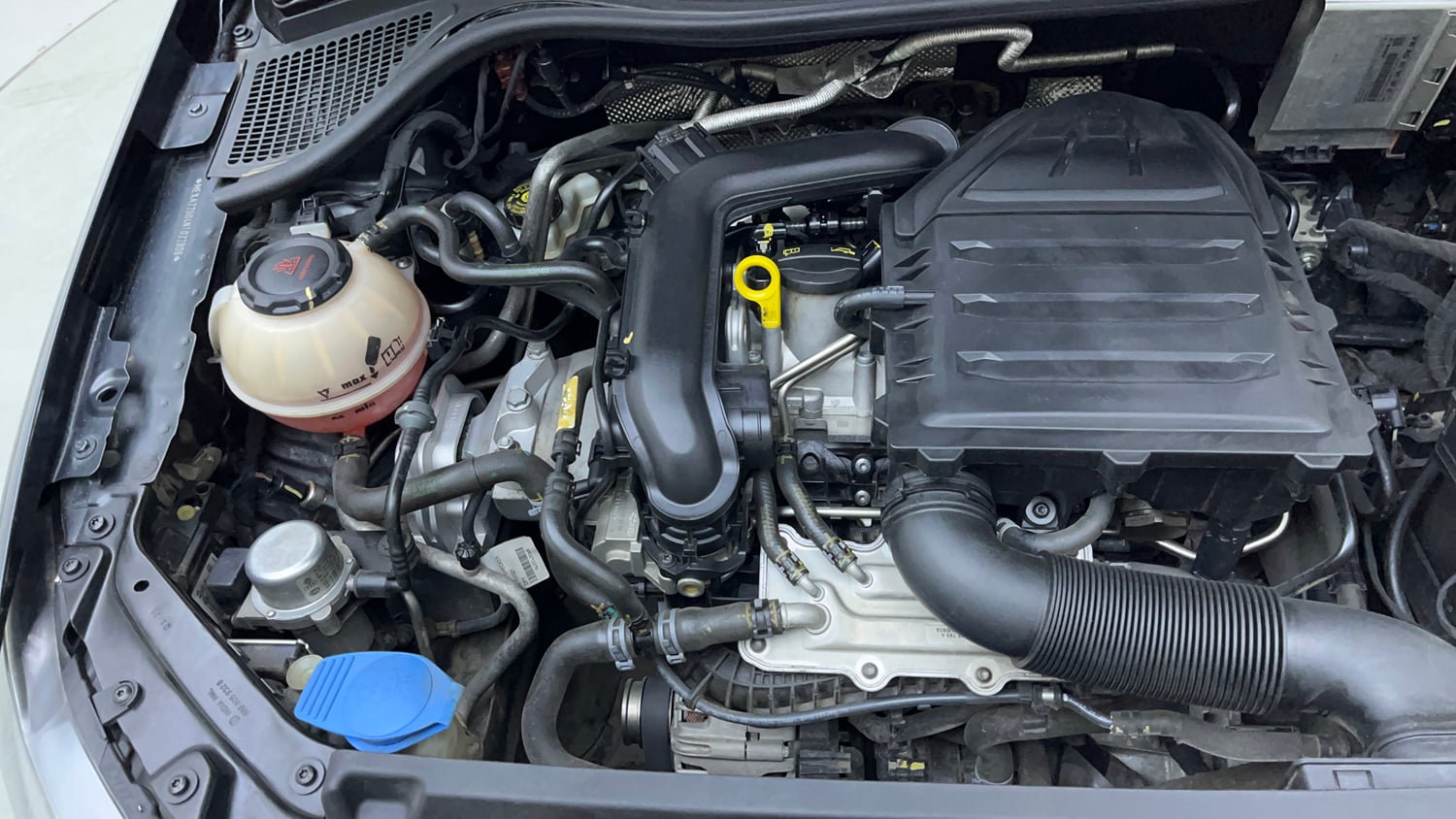 Used 2023 Volkswagen Vento Highline Plus 1.0L TSI Automatic Petrol Automatic engine ENGINE RIGHT SIDE VIEW