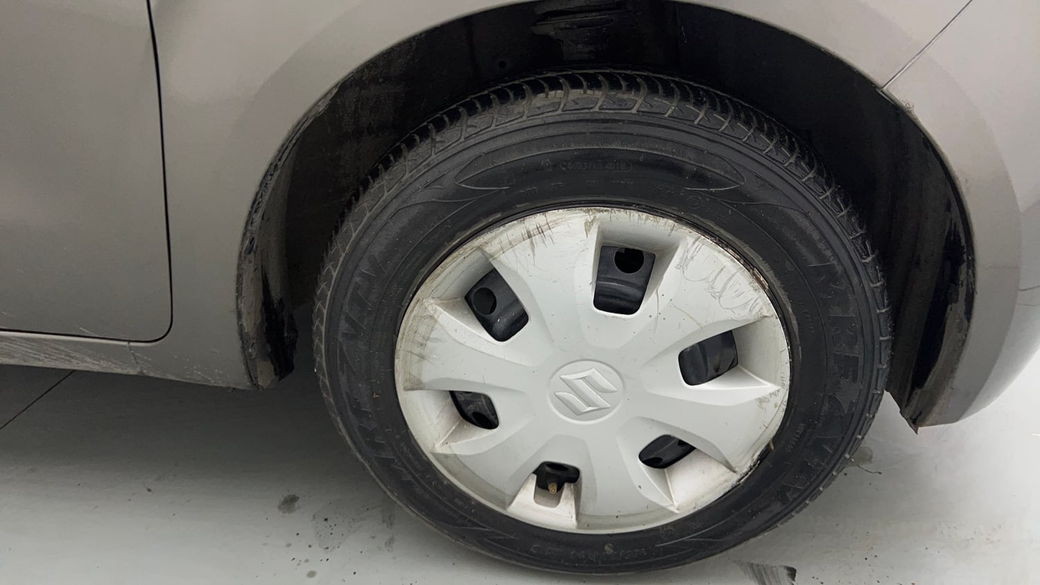 Used 2019 Maruti Suzuki Wagon R 1.0 VXi 1.0 Petrol Manual tyres RIGHT FRONT TYRE RIM VIEW