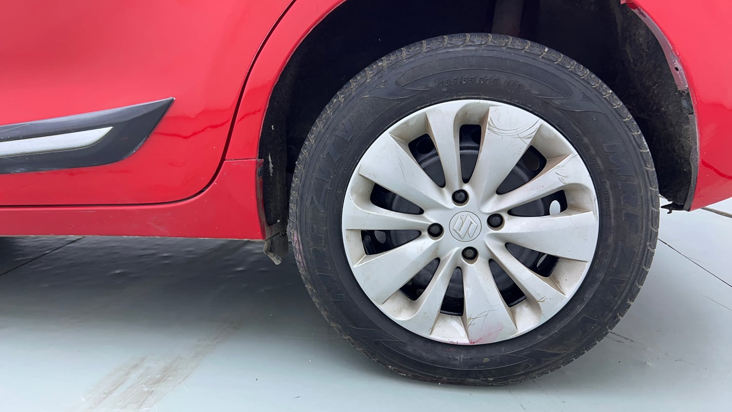 Used 2018 Maruti Suzuki Baleno Delta 1.2 AT Petrol Automatic tyres LEFT REAR TYRE RIM VIEW
