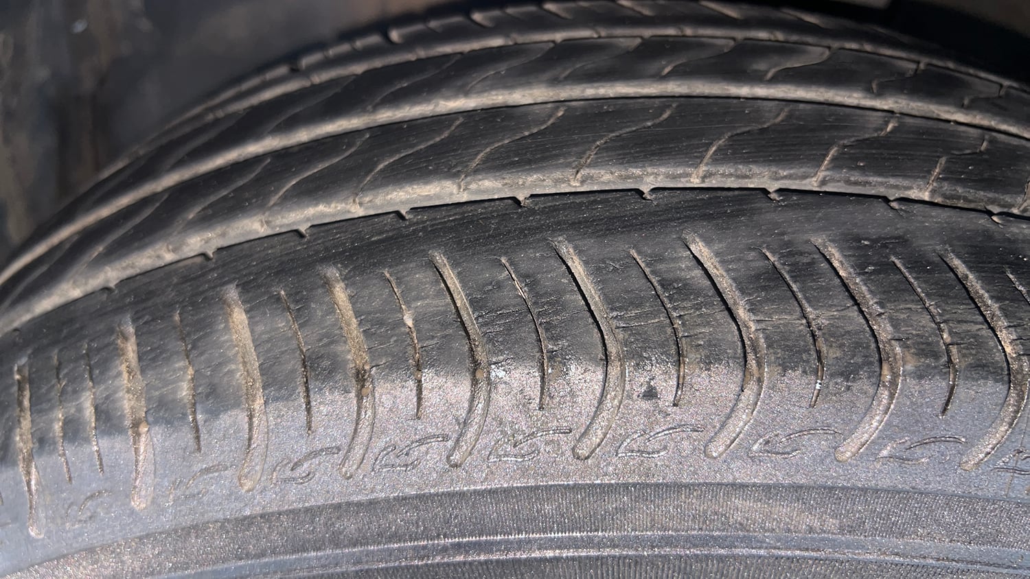 Used 2018 Honda Amaze 1.2 V MT Petrol Petrol Manual tyres LEFT FRONT TYRE TREAD VIEW