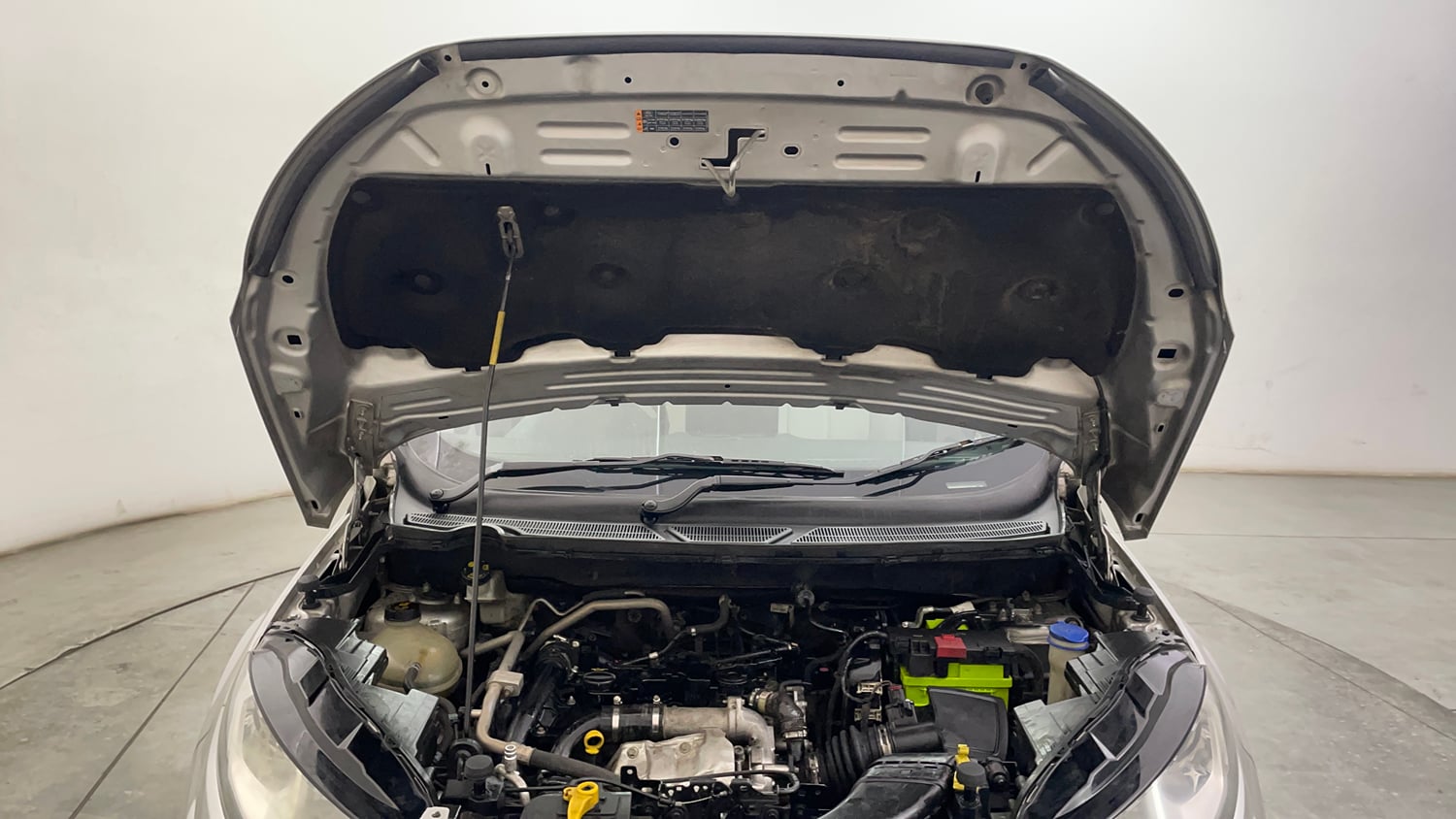 Used 2019 Ford EcoSport Titanium + 1.5L TDCi Diesel Manual engine ENGINE & BONNET OPEN FRONT VIEW