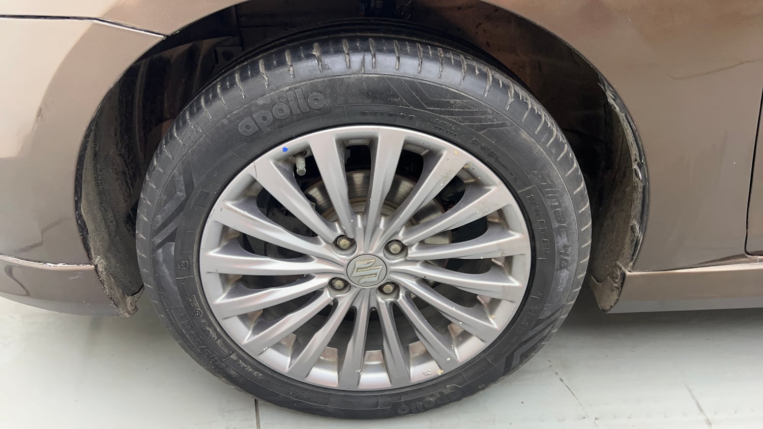 Used 2018 Maruti Suzuki Ciaz S 1.4 MT Petrol Manual tyres LEFT FRONT TYRE RIM VIEW