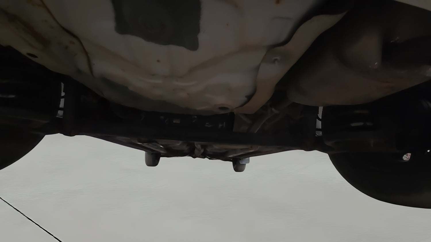 Used 2013 Hyundai i10 Sportz 1.2 Kappa2 Petrol Manual extra REAR RIGHT UNDERBODY VIEW