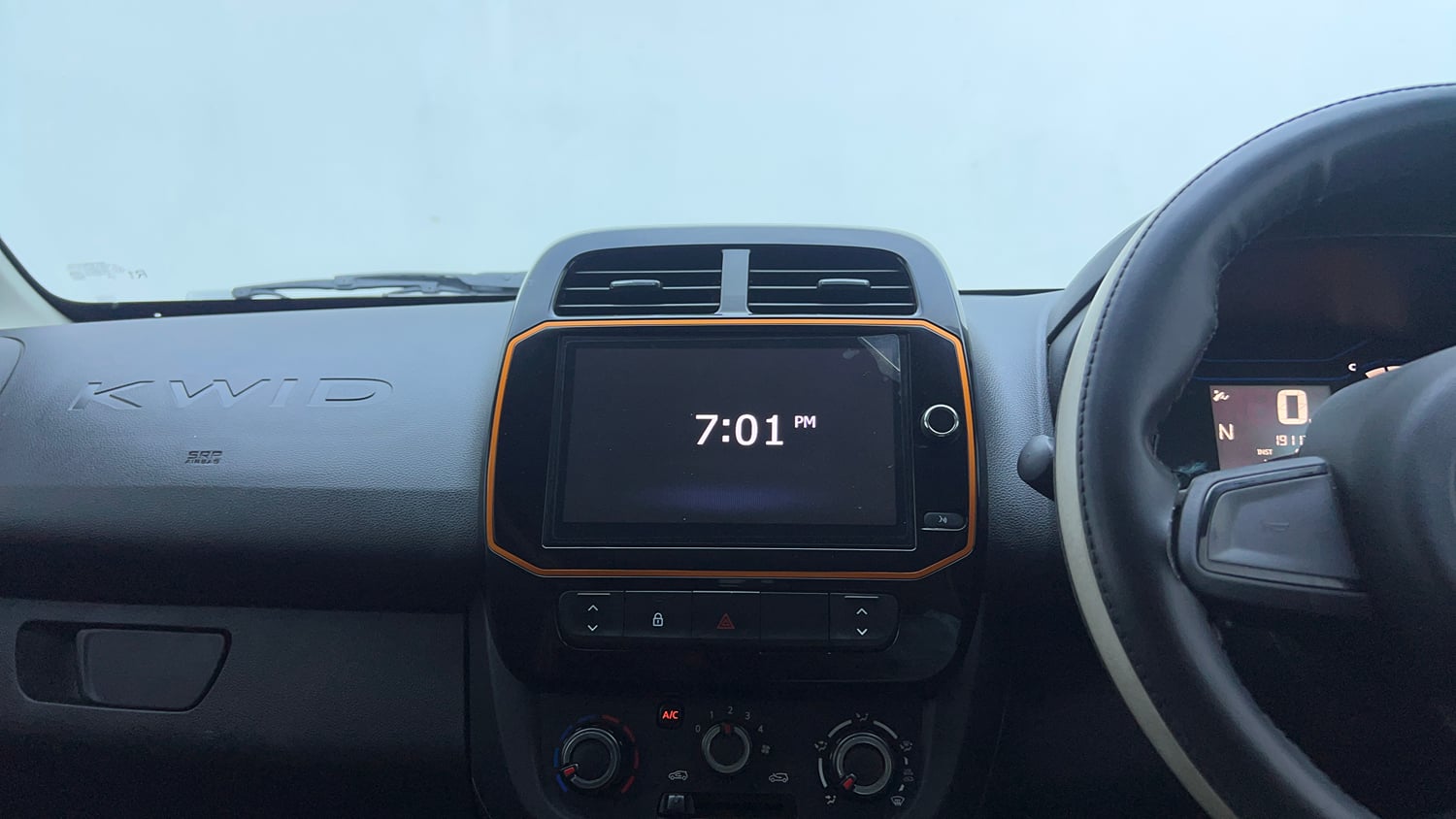 Used 2021 Renault Kwid CLIMBER 1.0 AMT Opt Petrol Automatic top_features Touch screen infotainment system