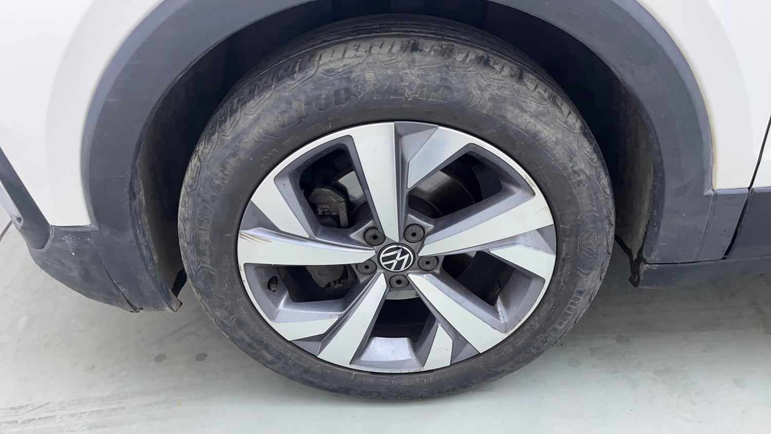 Used 2023 Volkswagen Taigun Topline 1.0 TSI AT Petrol Automatic tyres LEFT FRONT TYRE RIM VIEW
