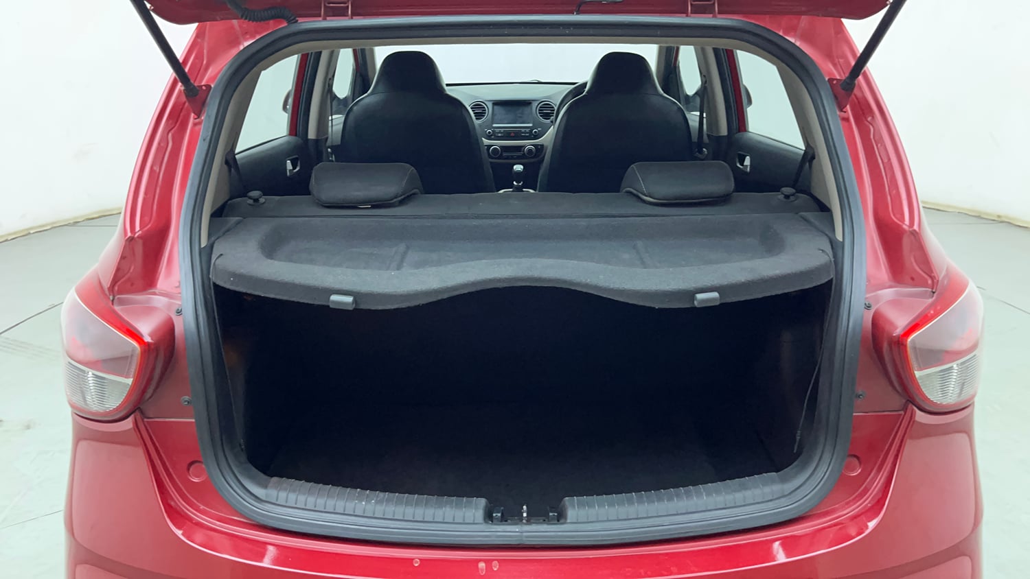 Used 2019 Hyundai Grand i10 Asta 1.2 Kappa VTVT Petrol Manual interior DICKY INSIDE VIEW
