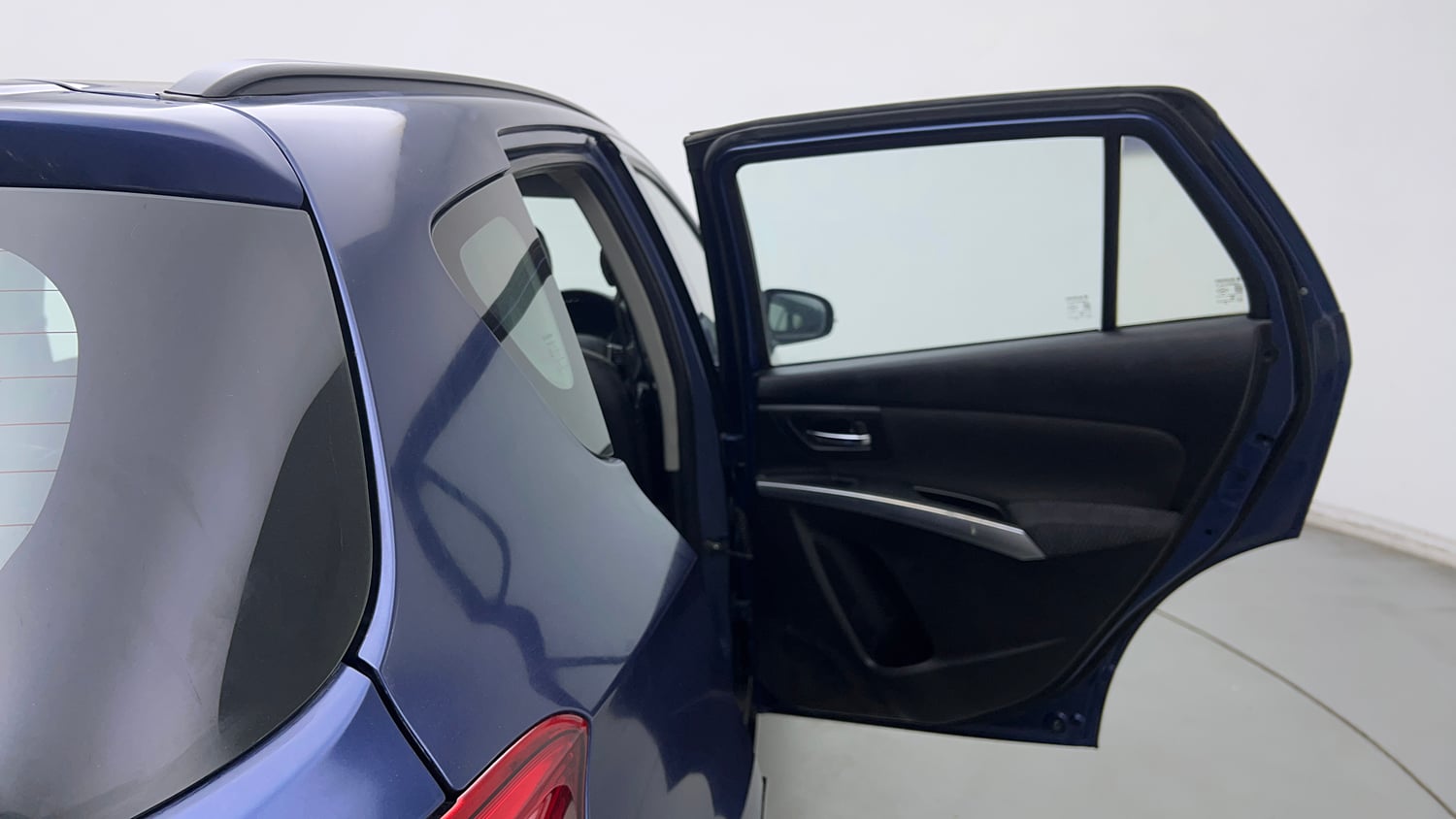 Used 2018 Maruti Suzuki S-Cross Zeta 1.3 Diesel Manual interior RIGHT REAR DOOR OPEN VIEW