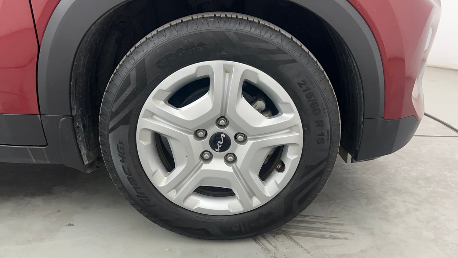 Used 2022 Kia Sonet HTK Plus 1.2 Petrol Manual tyres RIGHT FRONT TYRE RIM VIEW