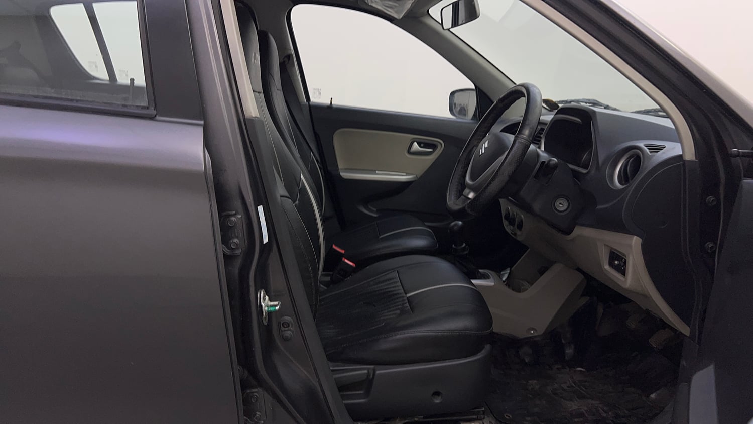 Used 2017 Maruti Suzuki Alto K10 VXi Petrol Manual interior RIGHT SIDE FRONT DOOR CABIN VIEW