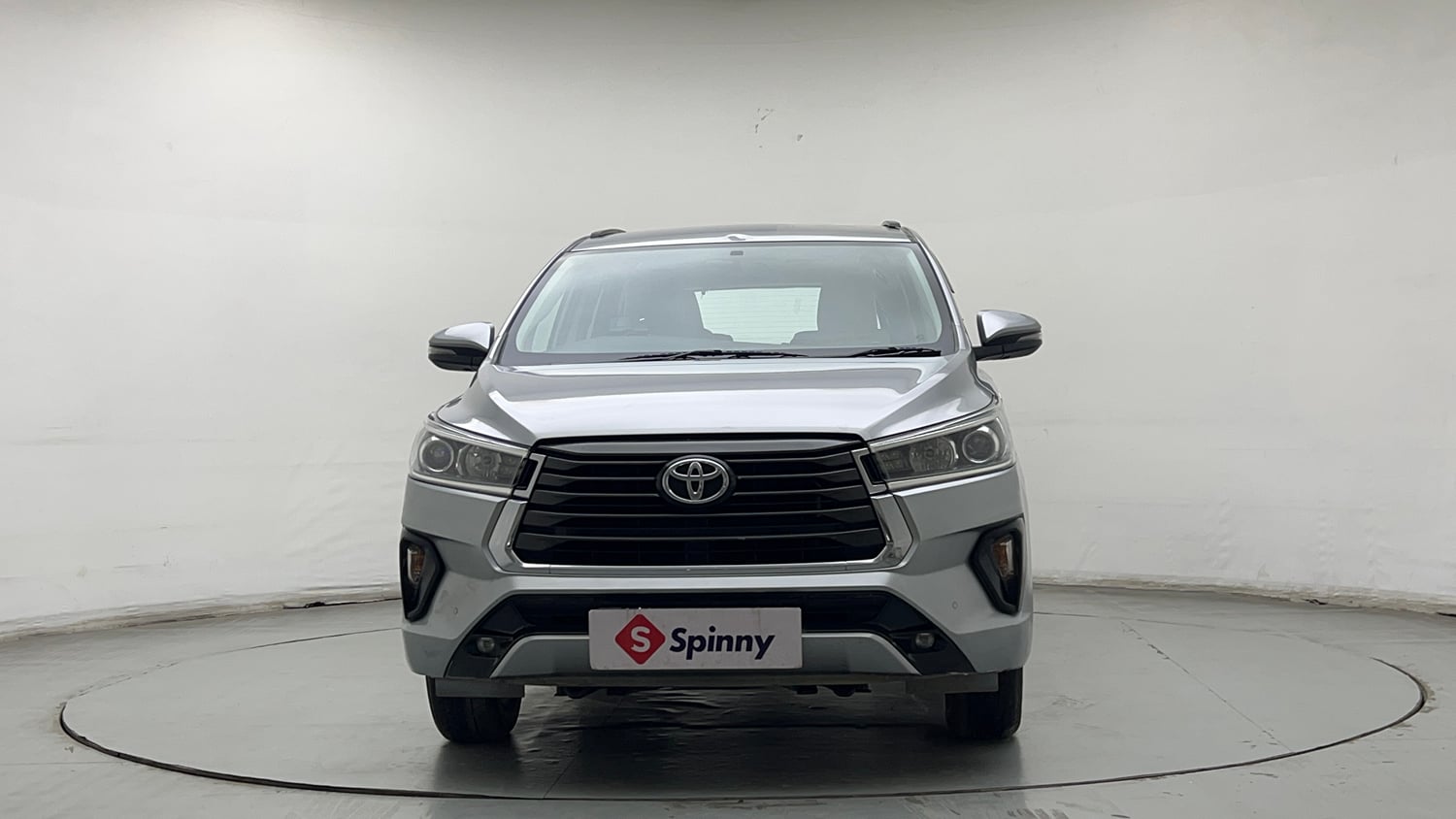 Used 2022 Toyota Innova Crysta VX 2.7 7 STR Petrol Manual exterior FRONT VIEW