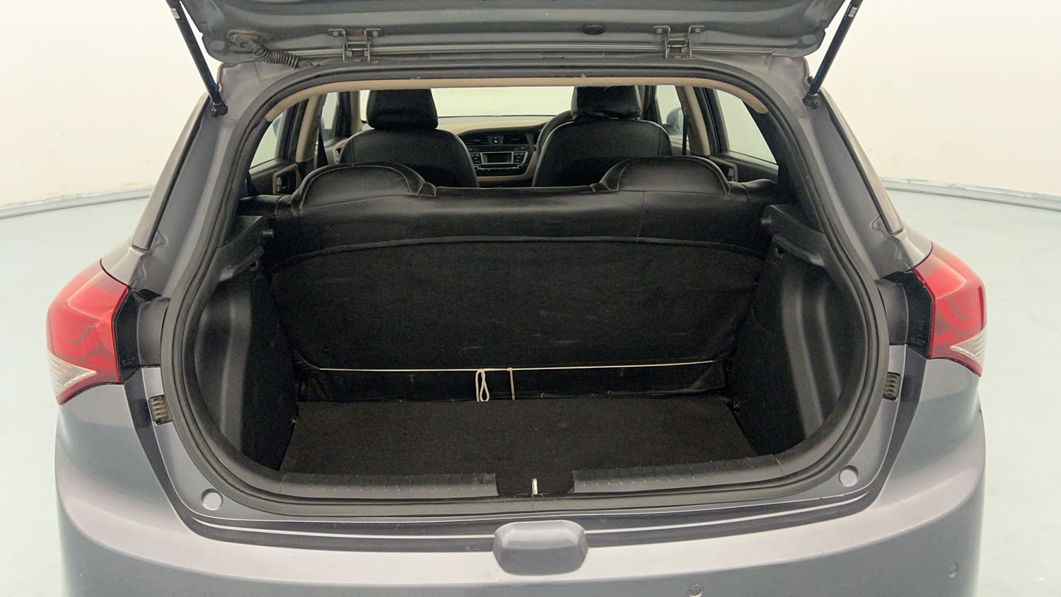 Used 2017 Hyundai Elite i20 Sportz 1.2 Petrol Manual interior DICKY INSIDE VIEW