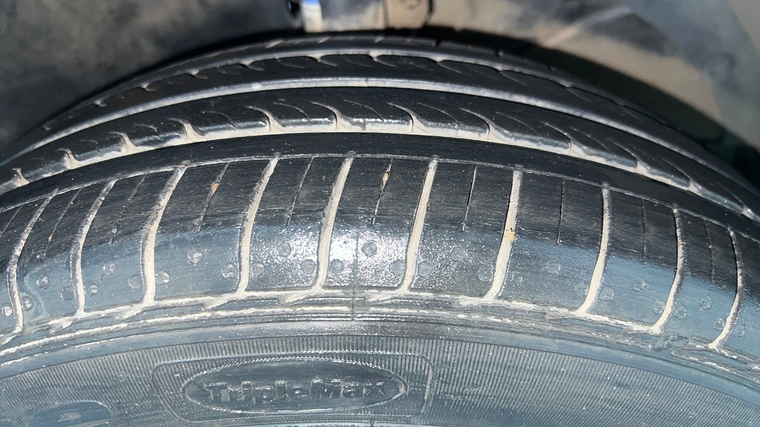Used 2017 Maruti Suzuki Baleno Delta 1.2 Petrol Manual tyres RIGHT FRONT TYRE TREAD VIEW