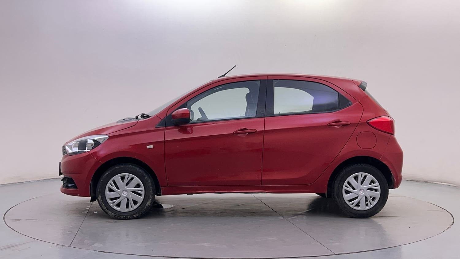 Used 2017 Tata Tiago Revotorq XT Diesel Manual exterior LEFT SIDE VIEW