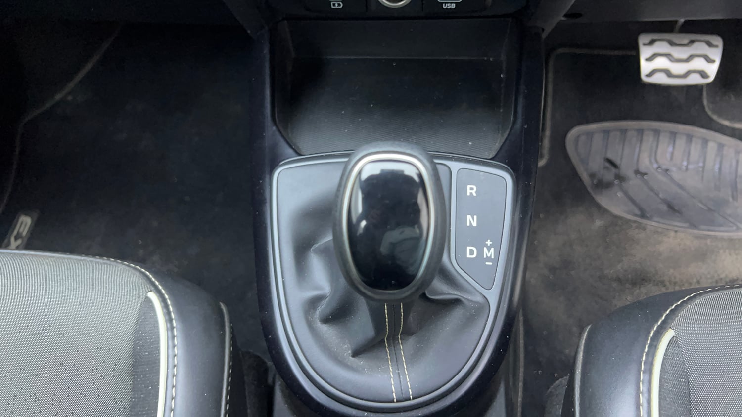 Used 2023 Hyundai Exter SX 1.2 AMT Petrol Automatic interior GEAR  KNOB VIEW