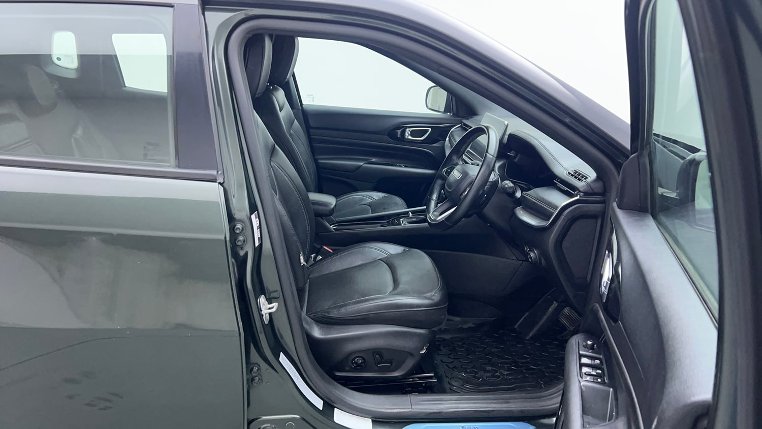 Used 2022 Jeep Compass Model S (O) Diesel 4x4 AT Diesel Automatic interior RIGHT SIDE FRONT DOOR CABIN VIEW