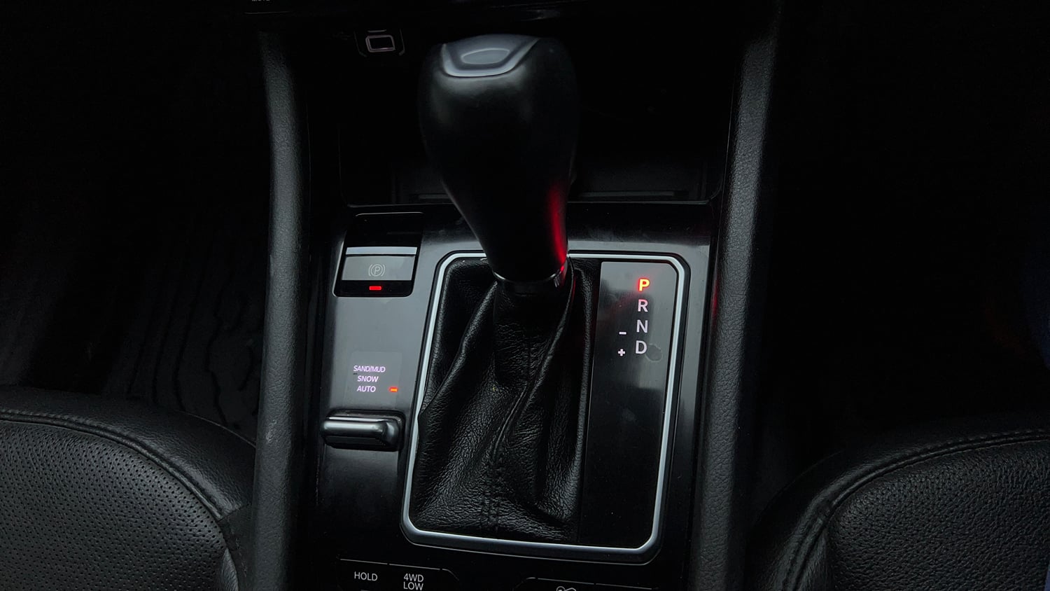 Used 2022 Jeep Compass Model S (O) Diesel 4x4 AT Diesel Automatic interior GEAR  KNOB VIEW