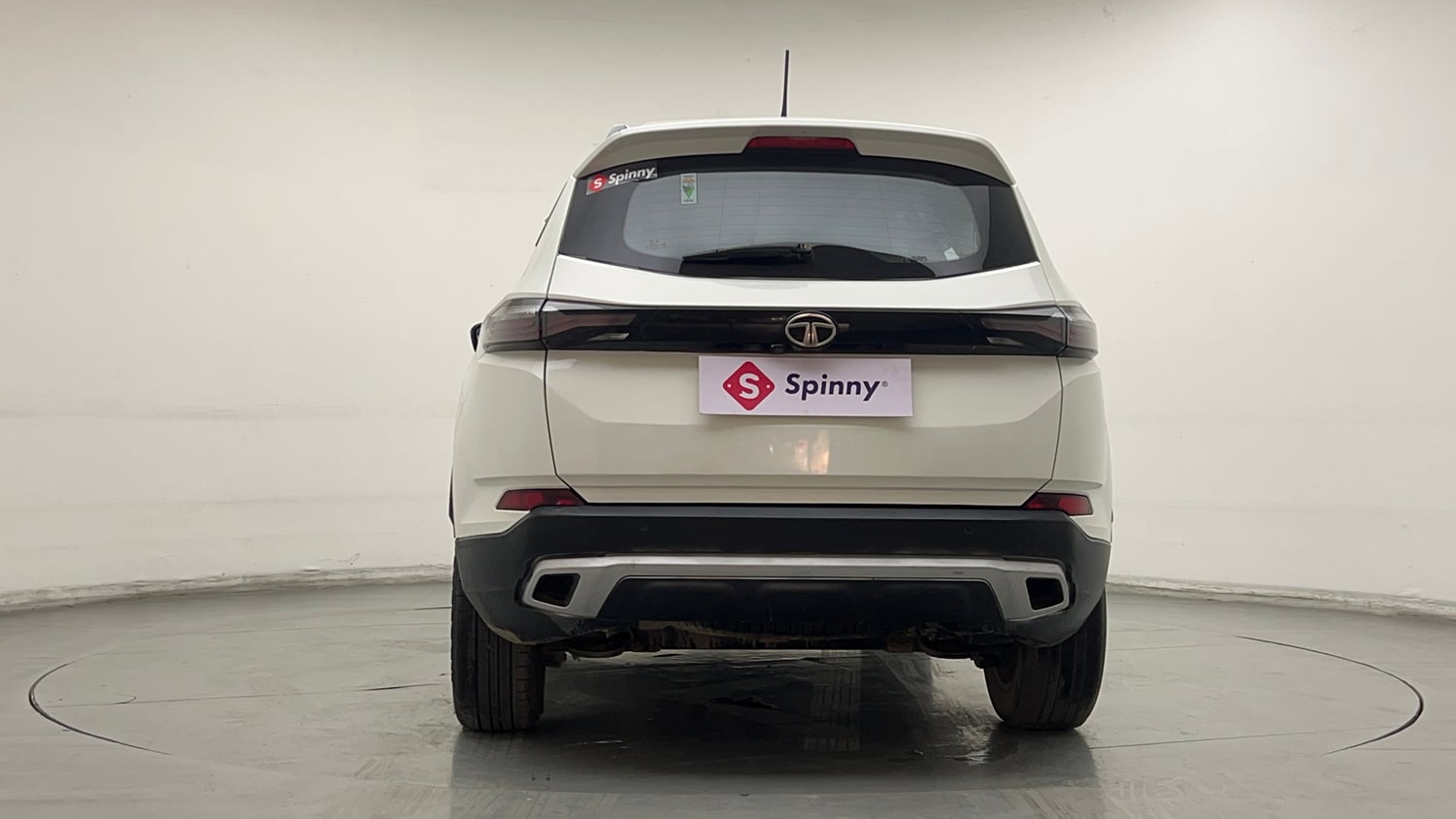 Used 2022 Tata Safari XTA Plus Diesel Automatic exterior BACK VIEW
