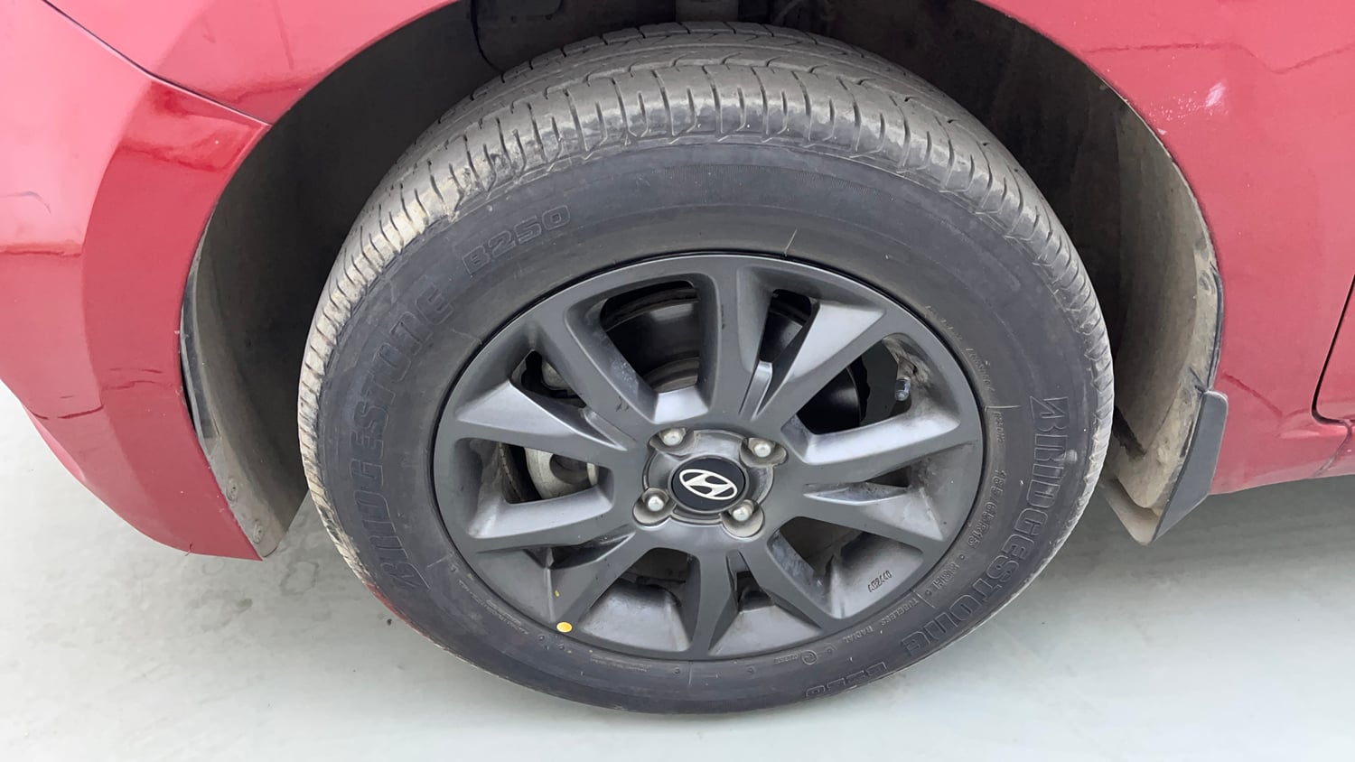 Used 2019 Hyundai Elite i20 Sportz Plus 1.2 Petrol Manual tyres LEFT FRONT TYRE RIM VIEW