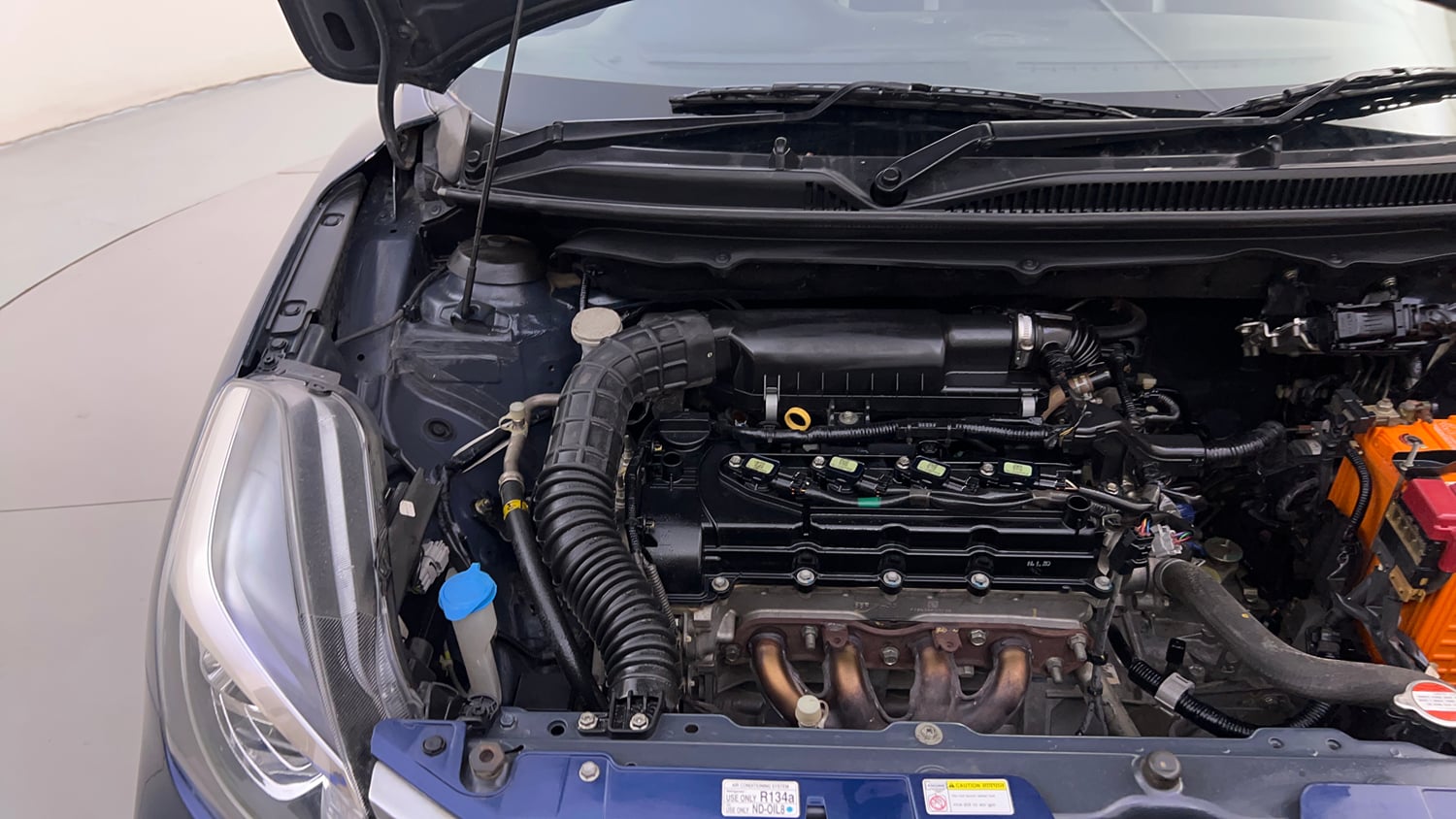 Used 2020 Maruti Suzuki Baleno Zeta Petrol Manual engine ENGINE RIGHT SIDE HINGE & APRON VIEW