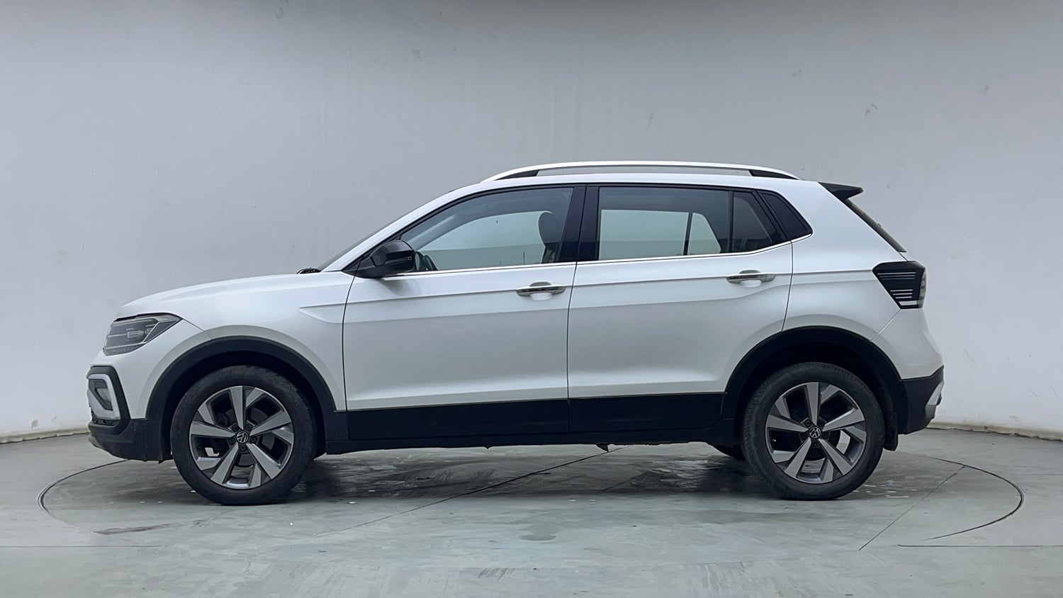 Used 2023 Volkswagen Taigun Topline 1.0 TSI AT Petrol Automatic exterior LEFT SIDE VIEW