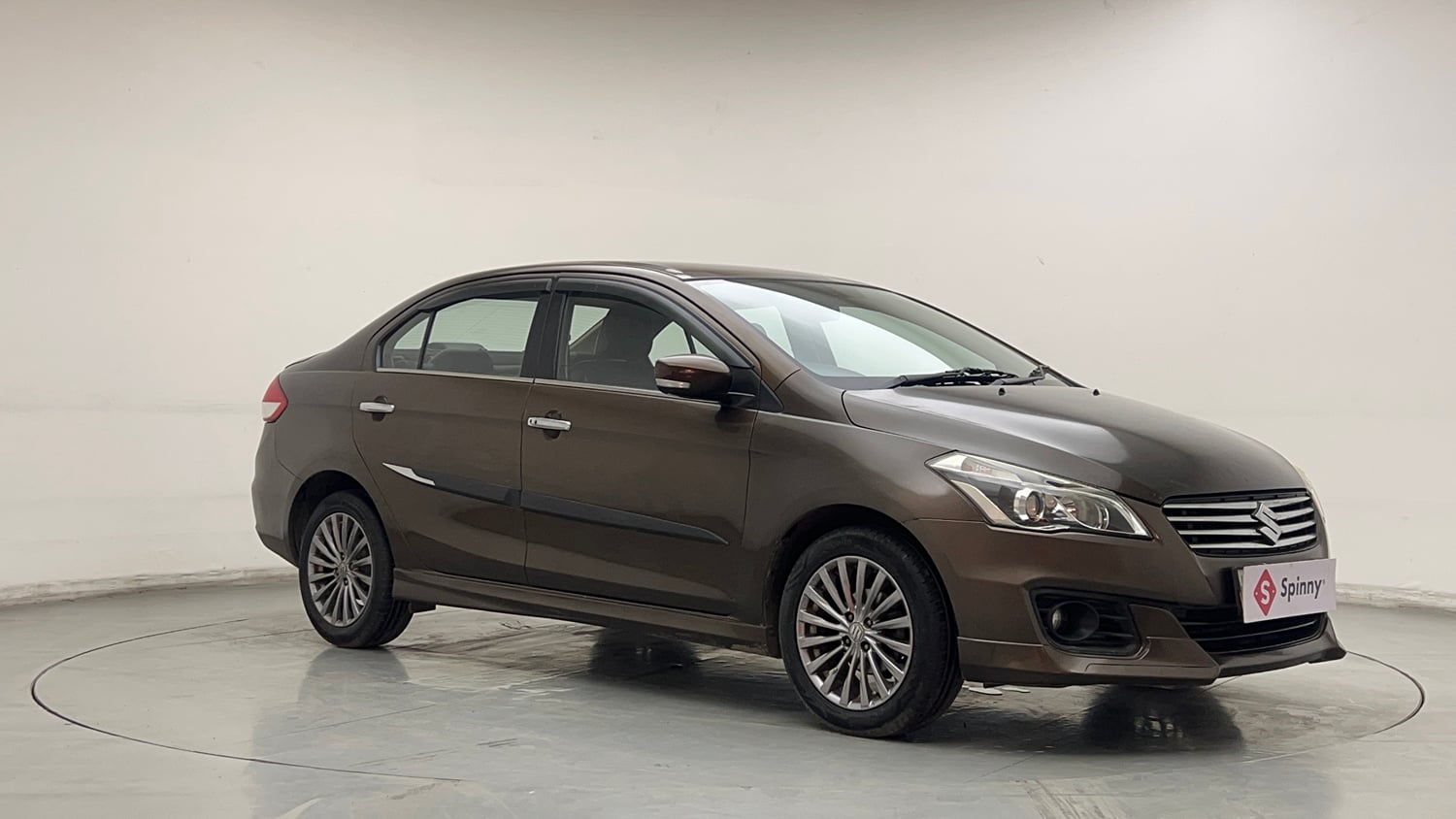Used 2018 Maruti Suzuki Ciaz S 1.4 MT Petrol Manual exterior RIGHT FRONT CORNER VIEW