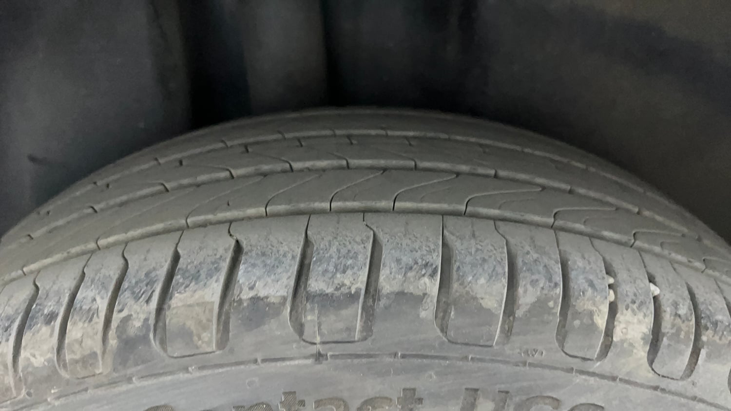 Used 2023 Volkswagen Vento Highline Plus 1.0L TSI Automatic Petrol Automatic tyres RIGHT REAR TYRE TREAD VIEW