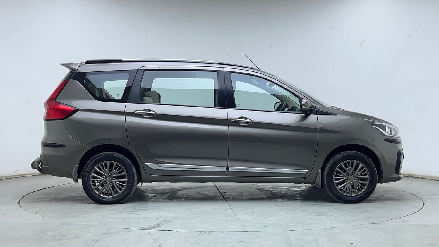 Used 2020 Maruti Suzuki New Ertiga ZXi AT Petrol Automatic exterior RIGHT SIDE VIEW