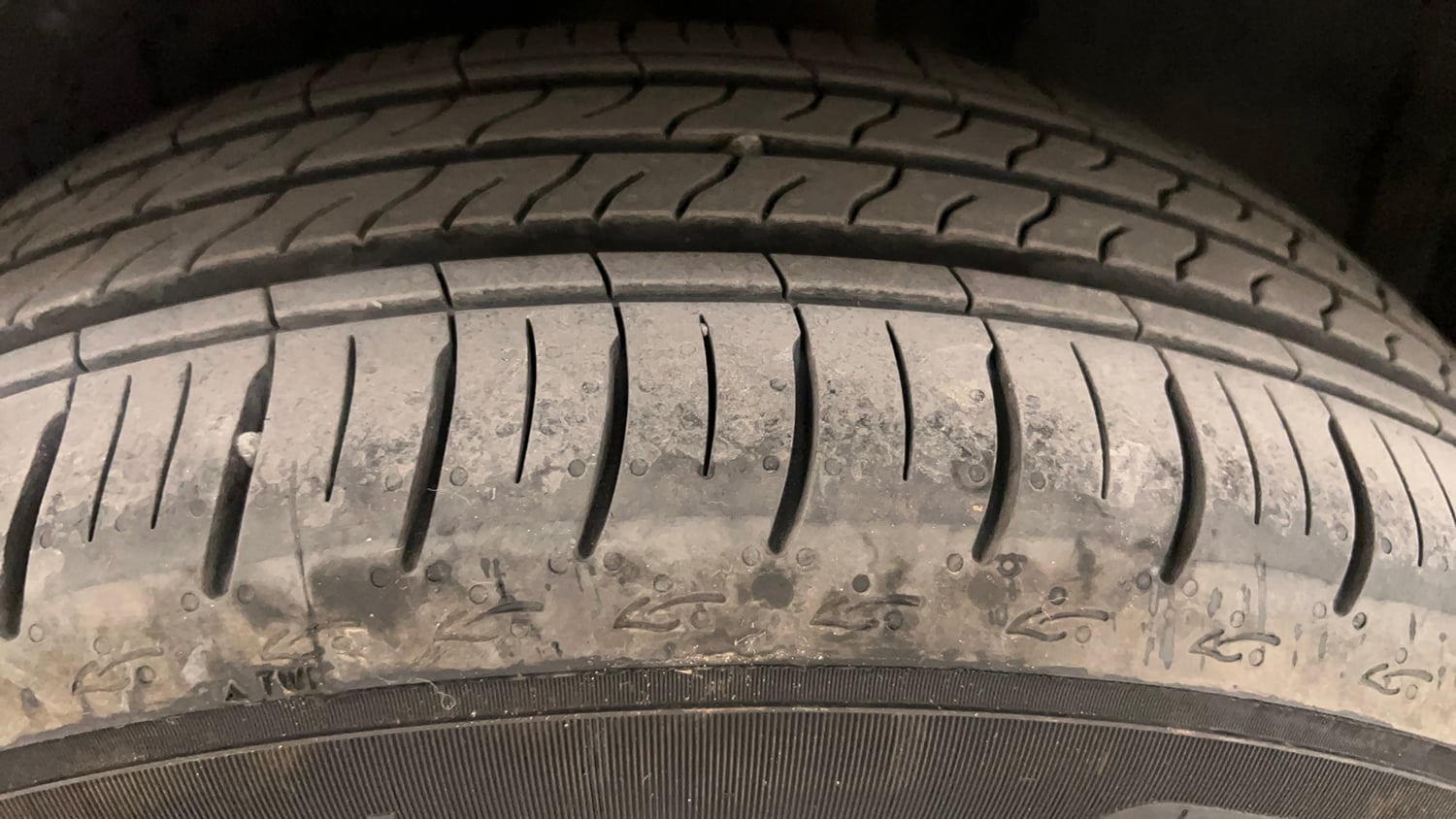 Used 2016 Volkswagen Polo Highline1.2L (P) Petrol Manual tyres LEFT REAR TYRE TREAD VIEW