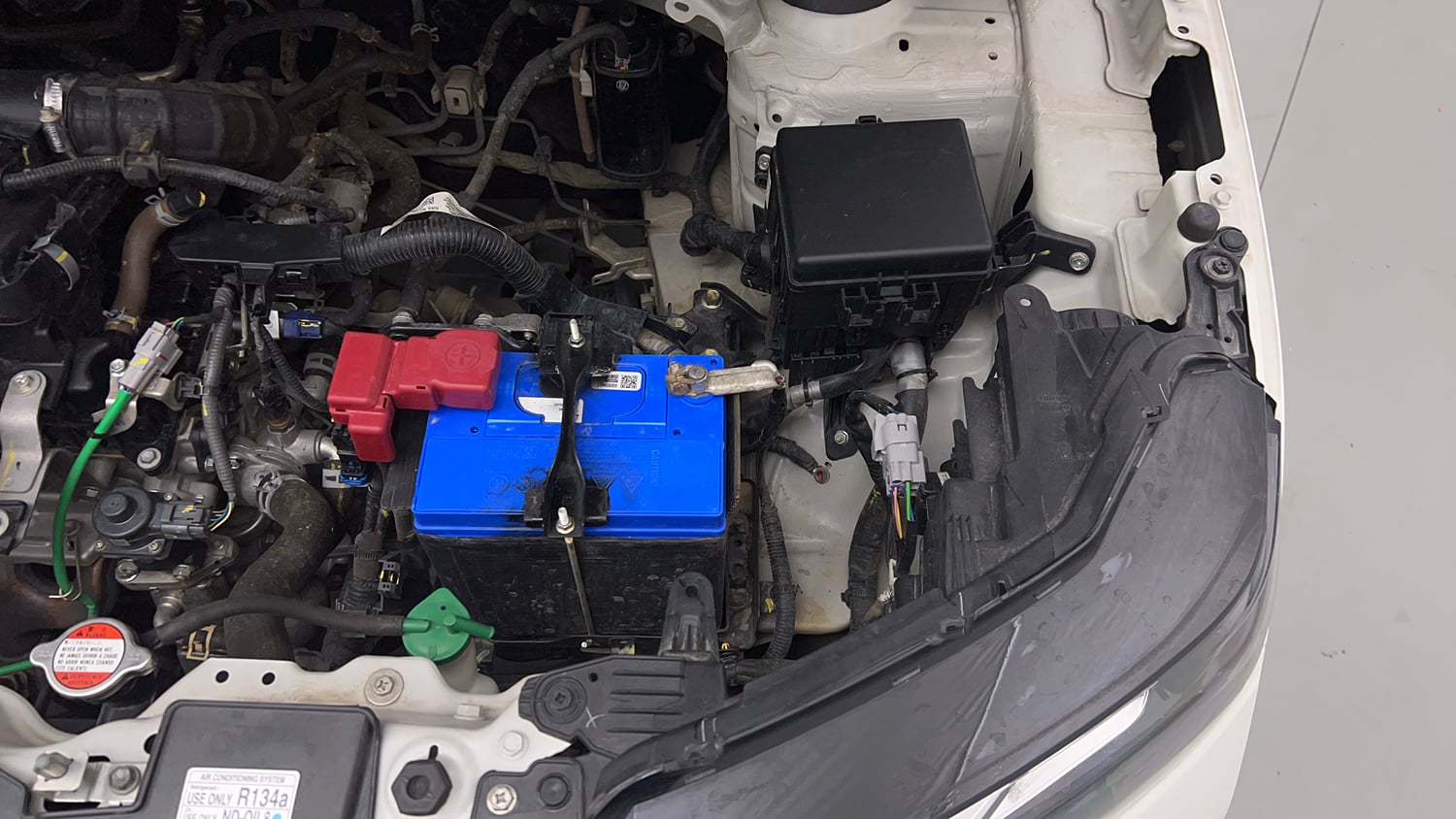 Used 2023 Maruti Suzuki Brezza VXi Petrol Manual engine ENGINE LEFT SIDE VIEW