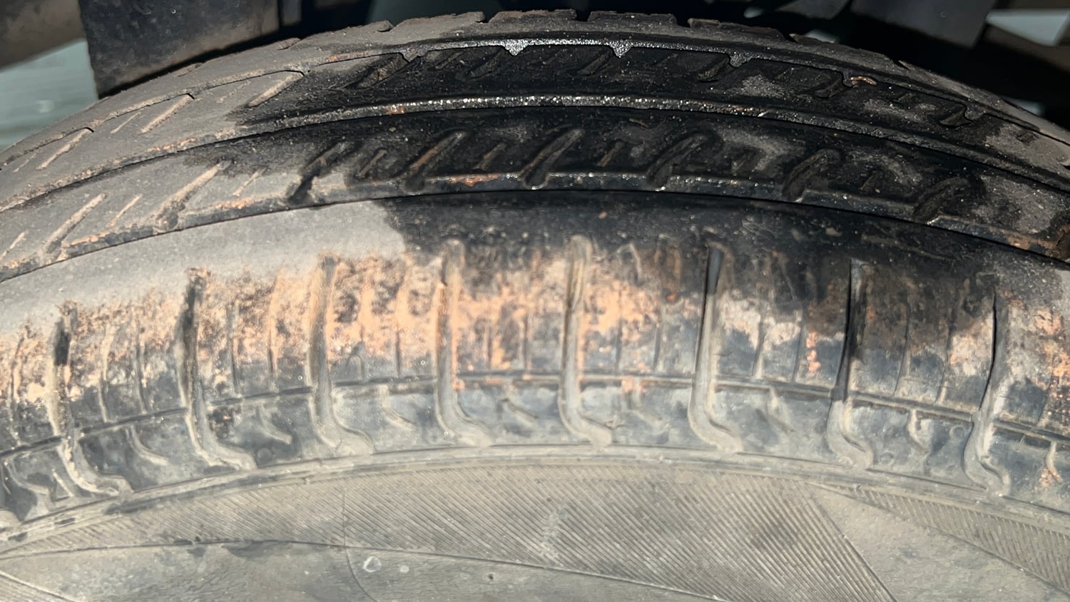 Used 2015 Maruti Suzuki Alto 800 Lxi Petrol Manual tyres RIGHT REAR TYRE TREAD VIEW