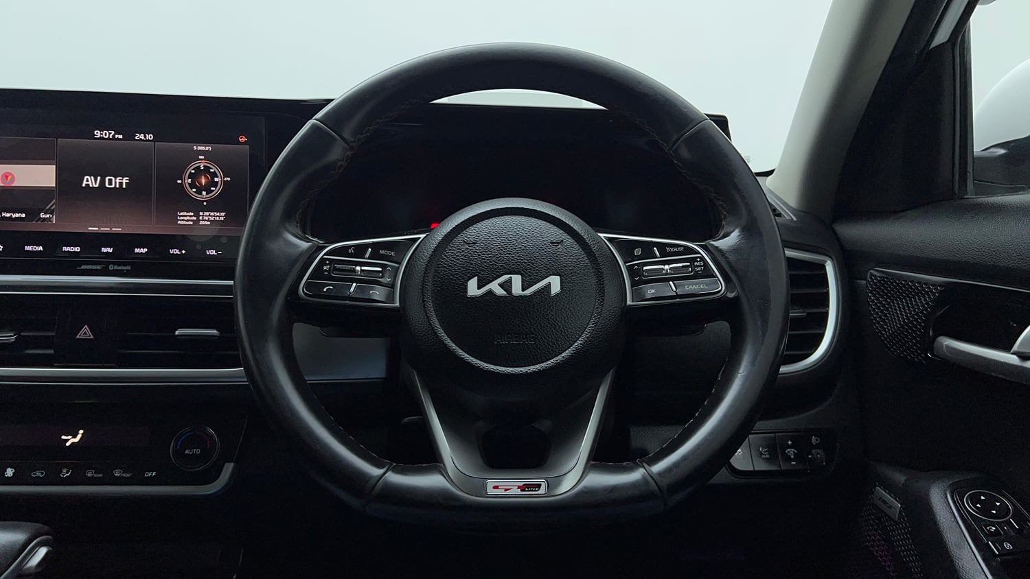 Used 2023 Kia Seltos GTX Plus 1.4 DCT Petrol Automatic interior STEERING VIEW