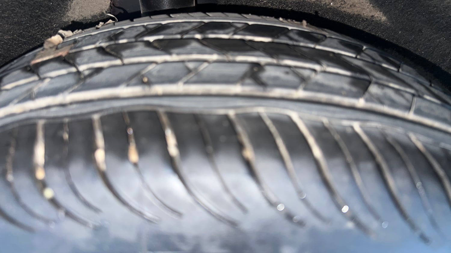 Used 2017 Maruti Suzuki Baleno Zeta 1.2 AT Petrol Automatic tyres RIGHT REAR TYRE TREAD VIEW
