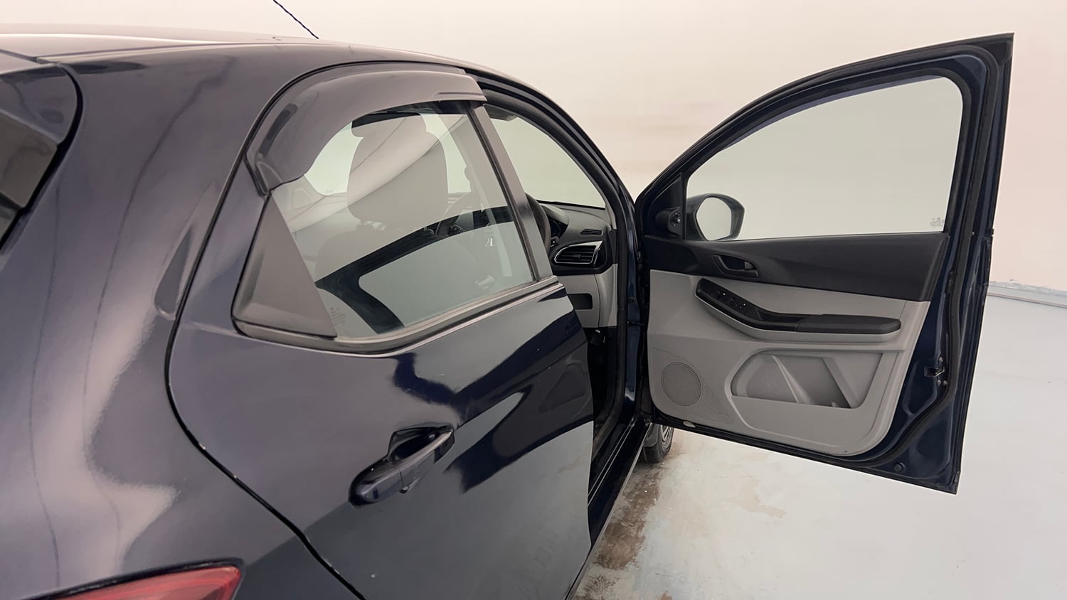 Used 2022 Tata Tiago XZ Petrol Manual interior RIGHT FRONT DOOR OPEN VIEW
