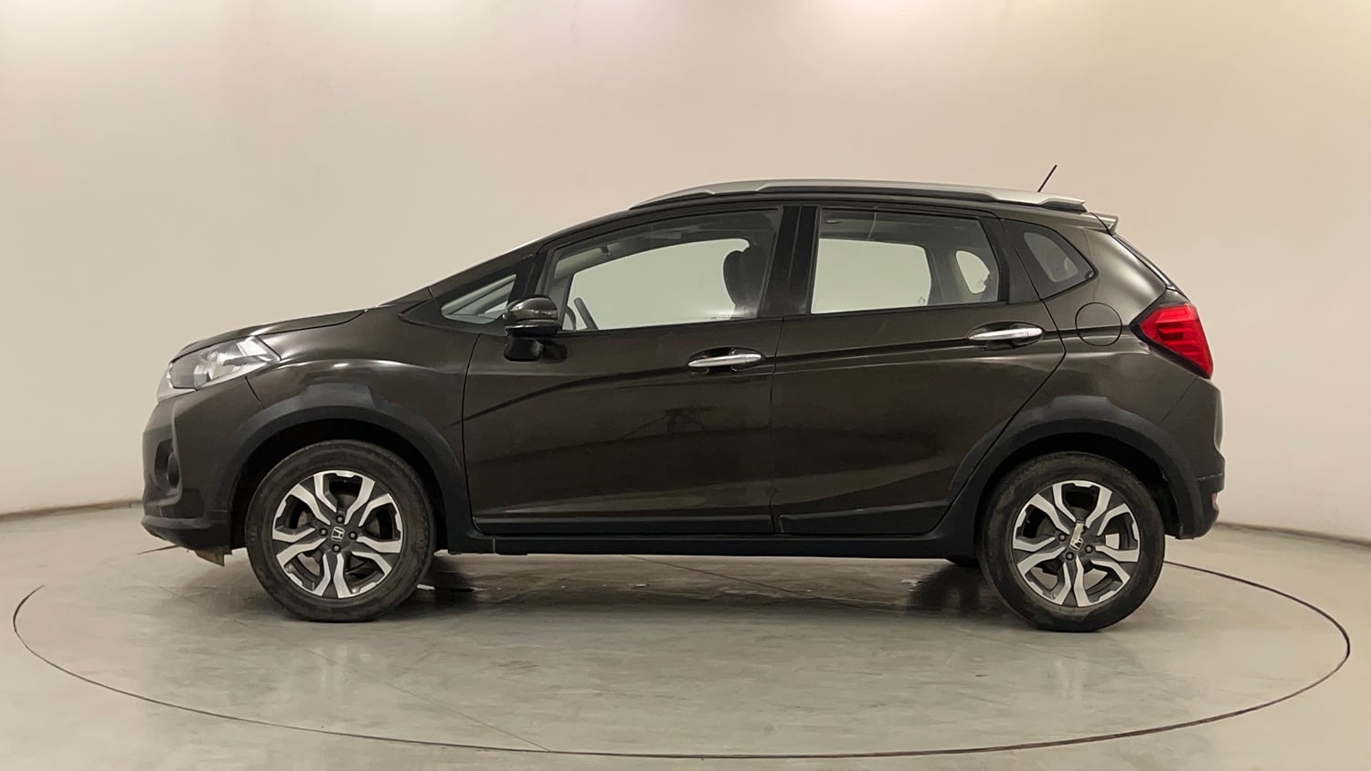 Used 2017 Honda WR-V VX MT Petrol Petrol Manual exterior LEFT SIDE VIEW