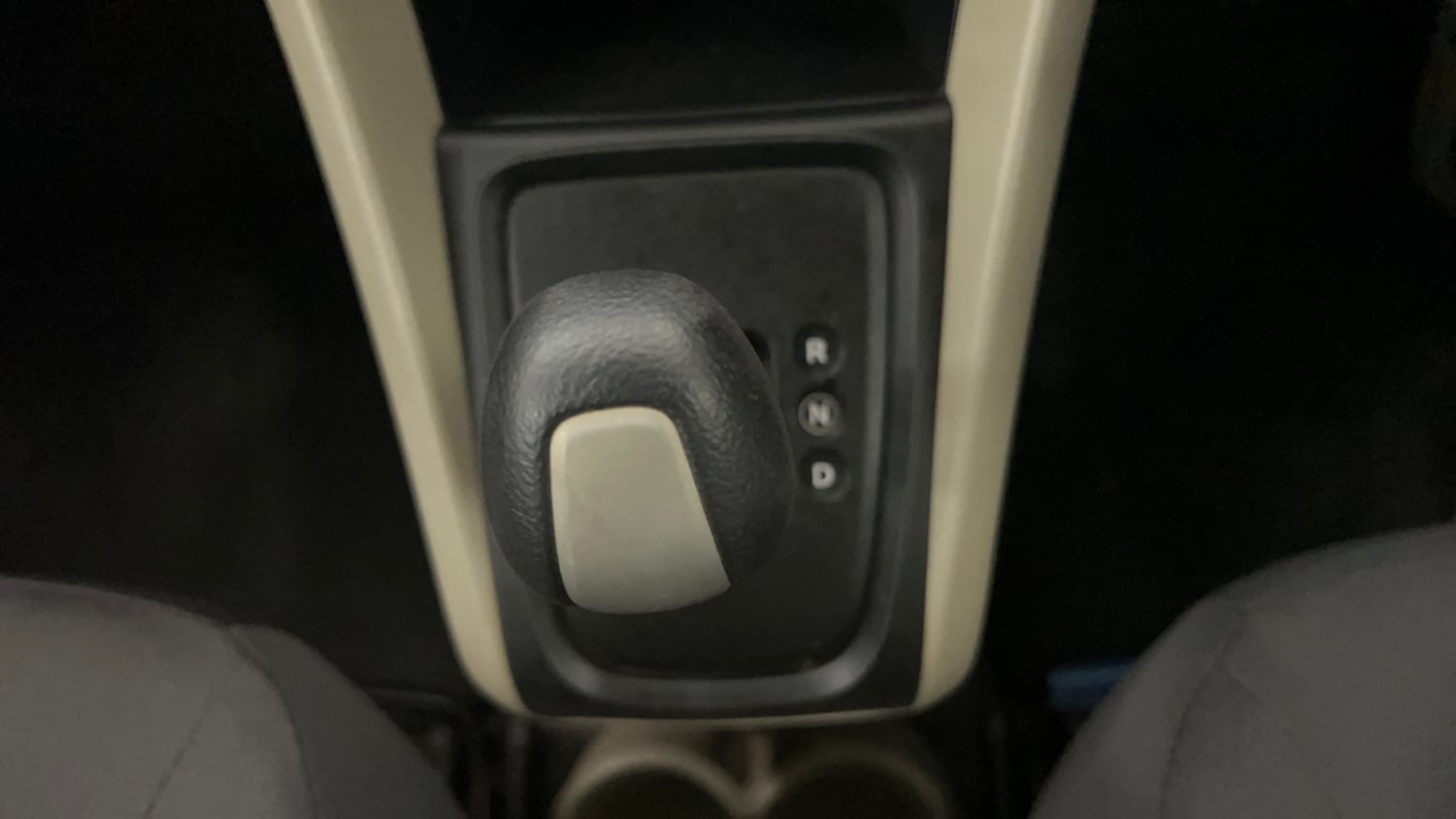 Used 2014 Maruti Suzuki Celerio VXi AMT Petrol Automatic interior GEAR  KNOB VIEW