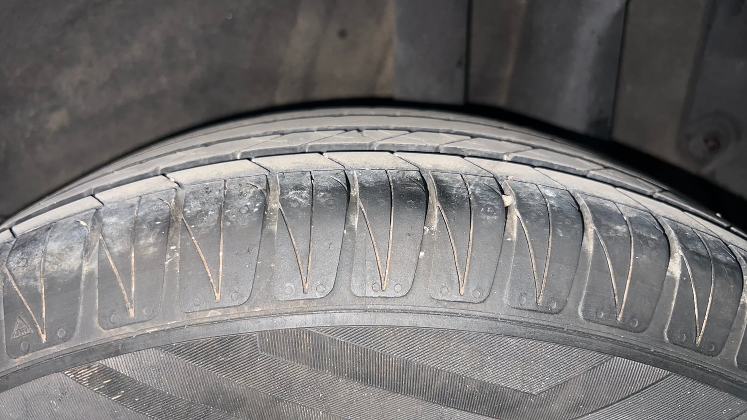 Used 2022 Kia Sonet HTK Plus 1.2 Petrol Manual tyres LEFT REAR TYRE TREAD VIEW