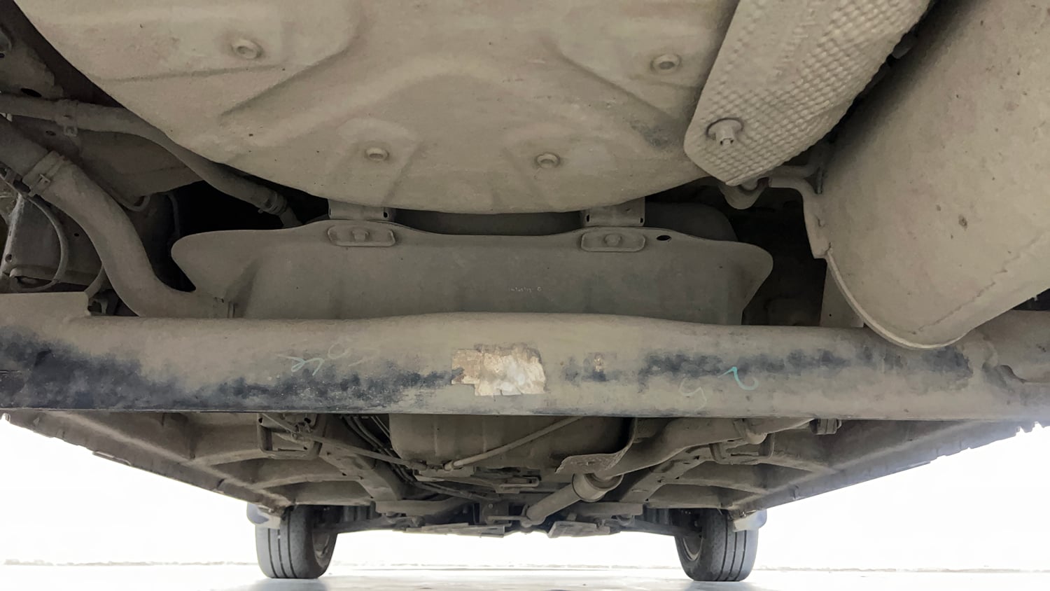 Used 2018 Mahindra KUV100 NXT K8 D 6 STR Diesel Manual extra REAR UNDERBODY VIEW (TAKEN FROM REAR)