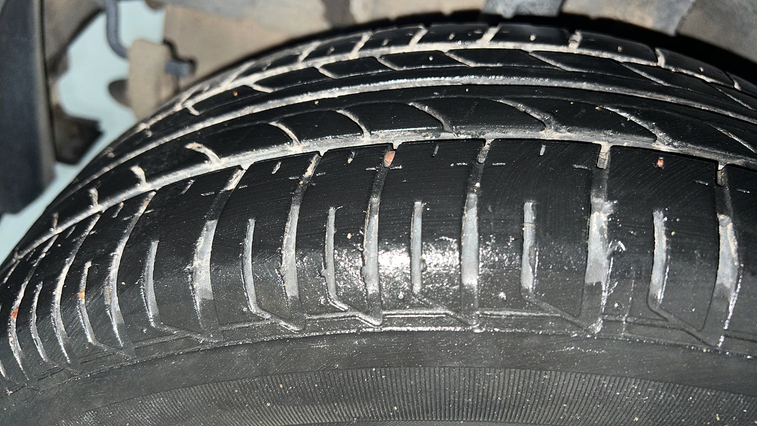 Used 2022 Tata Tiago XZ Petrol Manual tyres RIGHT REAR TYRE TREAD VIEW