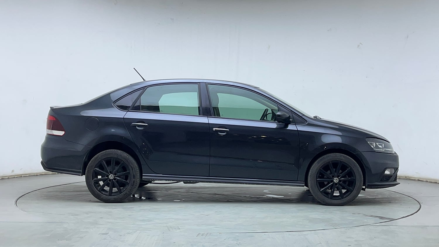 Used 2023 Volkswagen Vento Highline Plus 1.0L TSI Automatic Petrol Automatic exterior RIGHT SIDE VIEW
