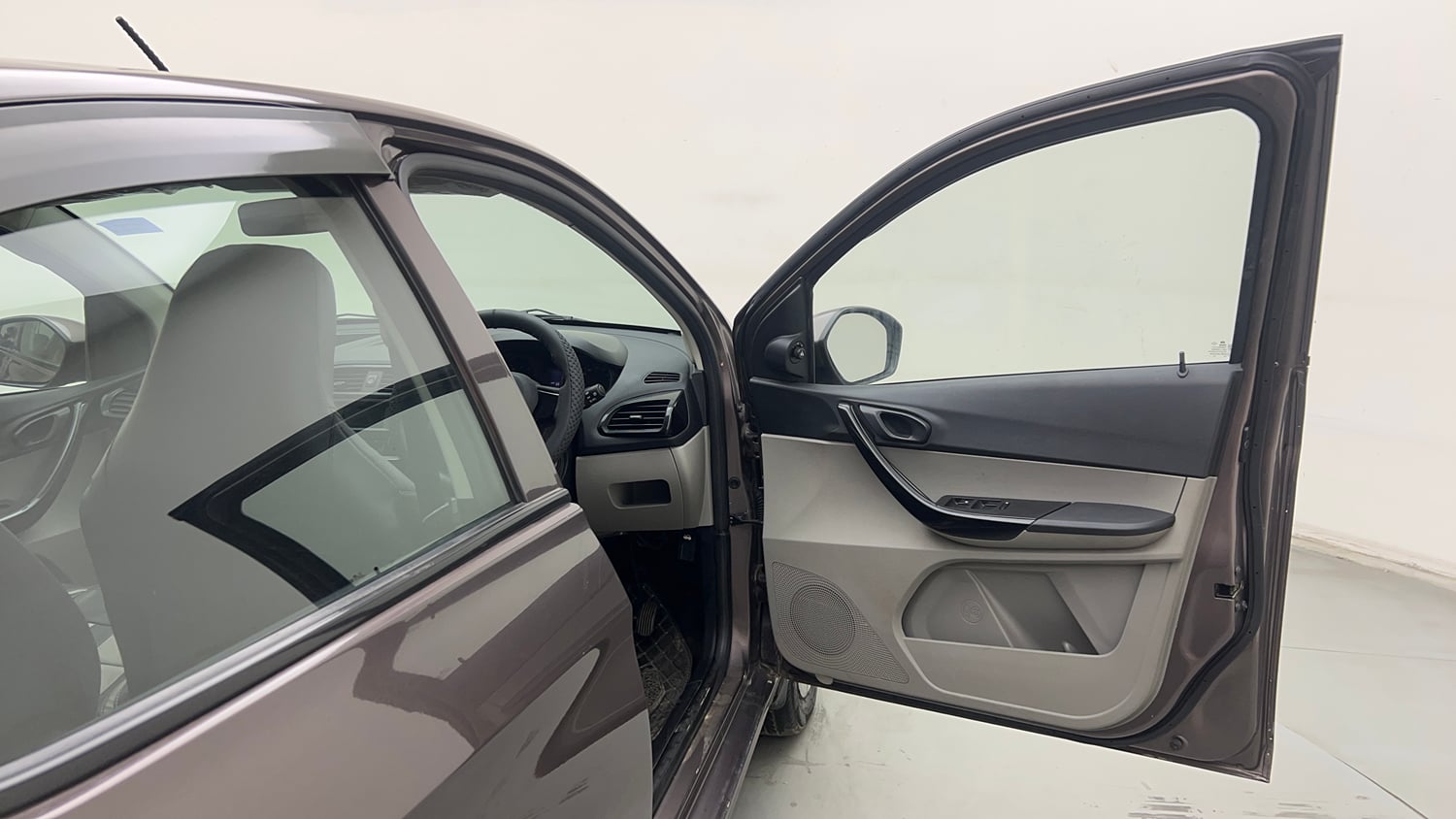 Used 2018 Tata Tiago Revotron XT Petrol Manual interior RIGHT FRONT DOOR OPEN VIEW