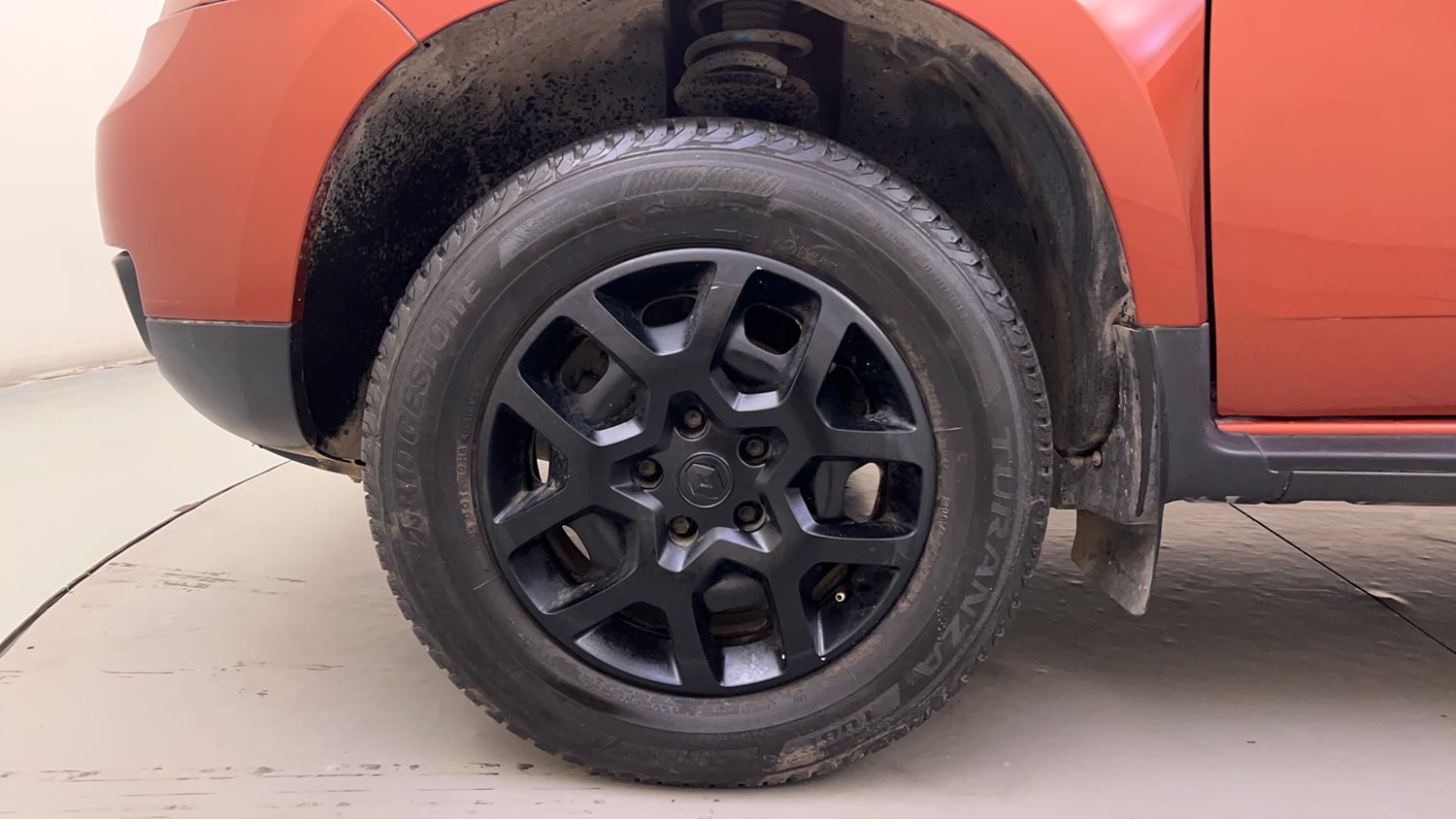 Used 2016 Renault Duster RXL Petrol Petrol Manual tyres LEFT FRONT TYRE RIM VIEW