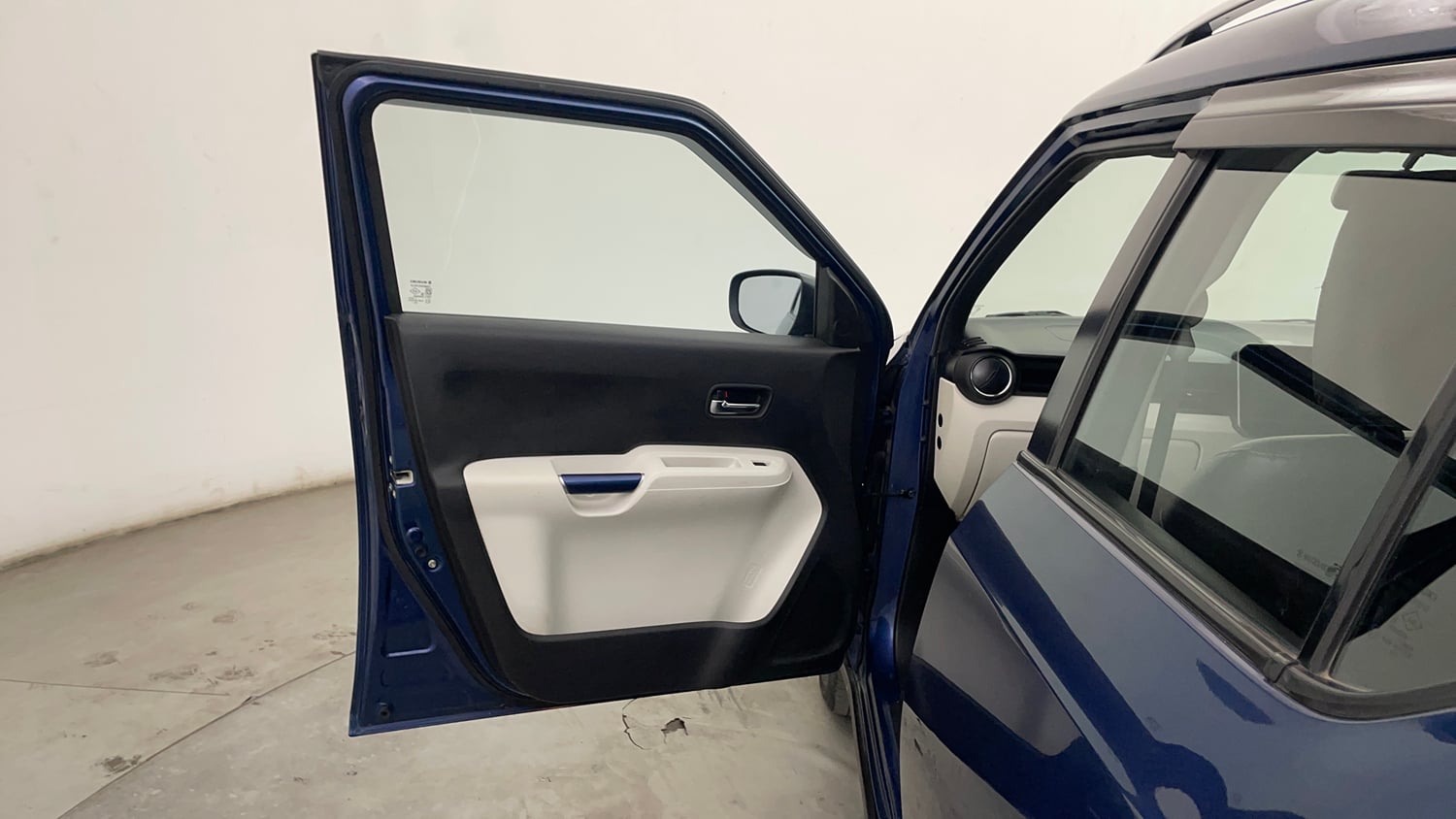 Used 2020 Maruti Suzuki Ignis Alpha 1.2 AMT Petrol Automatic interior LEFT FRONT DOOR OPEN VIEW