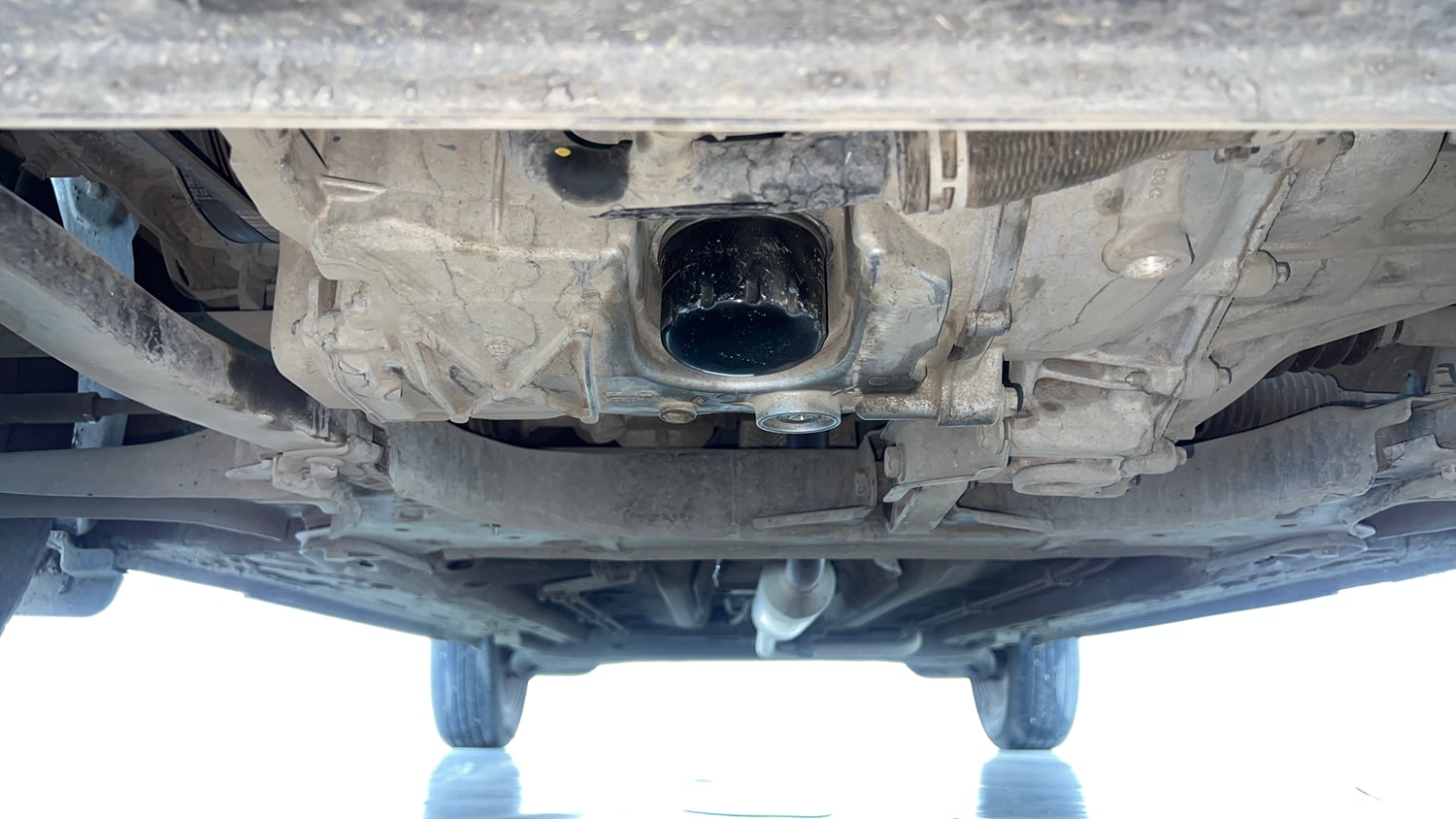 Used 2022 Nissan Magnite XV Petrol Manual extra FRONT LEFT UNDERBODY VIEW