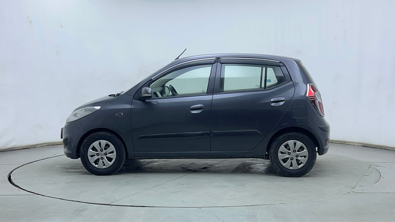 Used 2013 Hyundai i10 Magna 1.2 Kappa2 Petrol Manual exterior LEFT SIDE VIEW