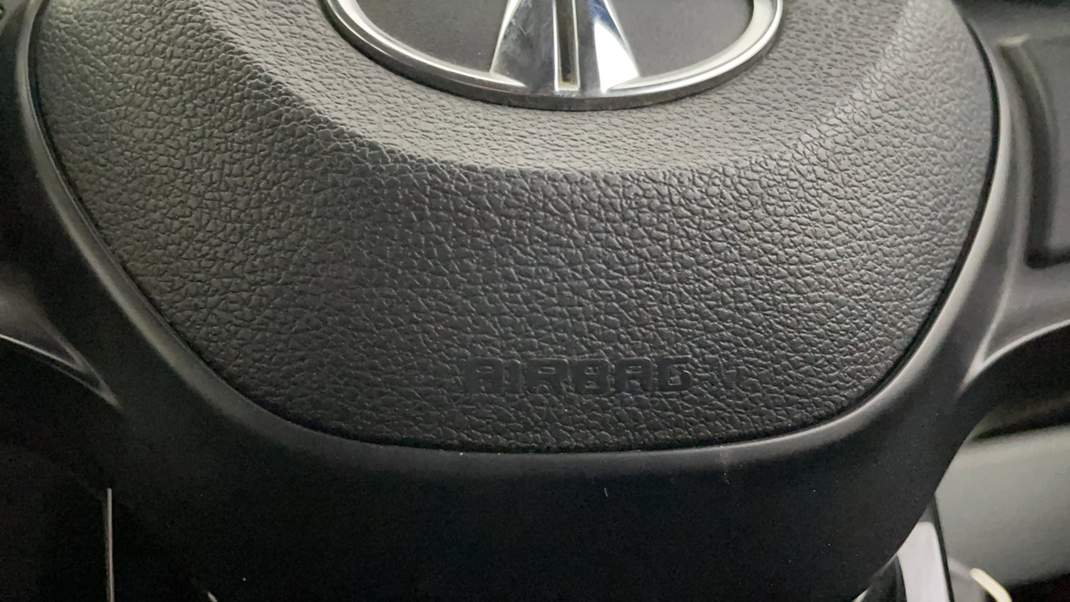 Used 2022 Tata Tiago XZA Plus Petrol Automatic top_features Airbags