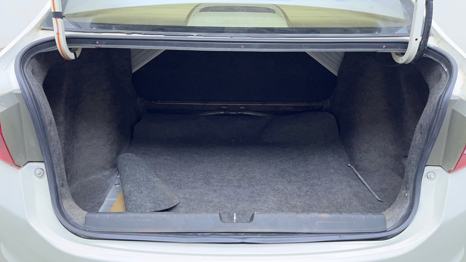 Used 2015 Honda City VX CVT Petrol Automatic interior DICKY INSIDE VIEW