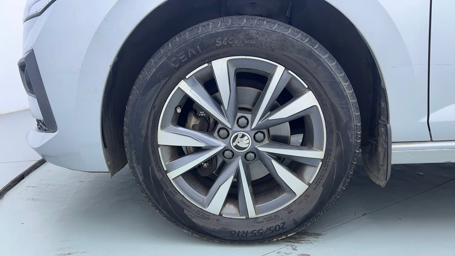 Used 2022 Skoda Slavia Style 1.0L TSI AT Petrol Automatic tyres LEFT FRONT TYRE RIM VIEW