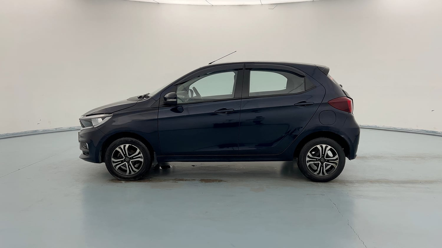 Used 2022 Tata Tiago XZ Petrol Manual exterior LEFT SIDE VIEW